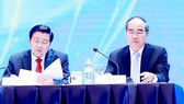 HCMC Party Committee Leader Nguyen Thien Nhan (R) at the the Vietnam Private Sector Economic Forum 2019 held in Hanoi on May 2 (Photo:  SGGP)