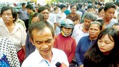 Ông Huỳnh Văn Nén trả lời báo chí sau khi được minh oan