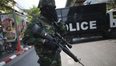 Cảnh sát Thái Lan bắt tay súng xả đạn ở Bangkok