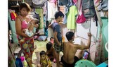 Một gia đình nghèo ở thành phố Makati, Philippines