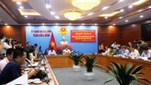 Quang cảnh buổi họp báo của UBND tỉnh Hòa Bình về vụ đổ trộm dầu thải làm ô nhiễm nguồn nước