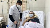 Cứu sống một phụ nữ Ukraina gãy 10 xương sườn, thủng phổi 