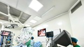 Lần đầu tiên dùng Robot cắt tuyến giáp qua tiền đình miệng cho bệnh nhân ung thư 