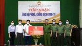 Công an tỉnh Thừa Thiên - Huế trao số tiền 1 tỷ đồng ủng hộ đồng hương tại TPHCM và các tỉnh phía Nam đang gặp khó khăn do dịch Covid-19