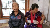 Chị Trần Thị Thanh H. với vết thương đã được băng bó