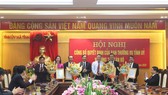Lãnh đạo Tỉnh ủy, UBND tỉnh Hà Tĩnh tặng hoa chúc mừng các đồng chí được bổ nhiệm