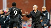 Jose Mourinho vẫn duy trì tập trung bất chấp những rắc rối cá nhân. Ảnh: Getty Images
