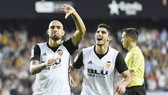 Zaza (trái) tiếp tục ghi bàn trong trận đấu với Sevilla. Ảnh: Getty Images