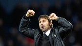HLV Antonio Conte tin tưởng những thay đổi sẽ giúp Chelsea ổn định. Ảnh: Getty Images   