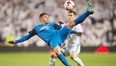 Dàn sao trẻ Real (trắng) có màn trình diễn thất vọng. Ảnh: Getty Images