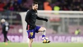 Cha Messi bác bỏ tin đồn con trai có cài điều khoản rời Barca vào hợp đồng.