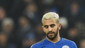 Riyad Mahrez liệu sẽ khiến Leicester mất “cả chì lẫn chài”? Ảnh: Getty Images