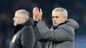 Jose Mourinho muốn được tiếp sức thêm từ sự ủng hộ trên khán đài Old Trafford. Ảnh: Getty Images