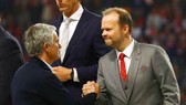 Jose Mourinho đang gây áp lực lên nhân vật đứng đầu công tác chuyển nhượng, Phó chủ tịch điều hành Ed Woodward (phải)? Ảnh: Getty Images    