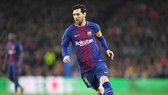Messi càng vĩ đại khi rộng lượng hơn trong phong cách chơi bóng. Ảnh: Getty Images