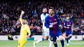 Messi lập hat-trick đưa Barca san bằng kỷ lục. Ảnh: Getty Images