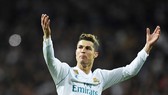 Ronaldo luôn biết cách giải toán khó cho Real. Ảnh: Getty Images