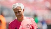HLV Jose Mourinho liệu sẽ tạo “bom tấn” trong thời gian ít ỏi còn lại của thị trường? Ảnh: Getty Images