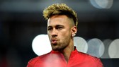 Neymar cũng là trung tâm của tranh cãi xung quanh mức phí kỷ lục đưa anh đến Paris SG. Ảnh: Getty Images  