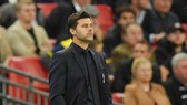 Tài năng của Mauricio Pochettino đang bị hạn chế trong cách vận hành dè sẻn của Tottenham. Ảnh: Getty Images    