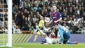 Ivan Rakitic sắm vai người hùng mang về chiến thắng cho Barca. Ảnh: Getty Images    