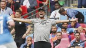 HLV Jurgen Klopp phản ứng nóng nảy ở trận tranh Community Shield. Ảnh: Getty Images