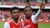 Reiss Nelson (trái) và Joe Willock được mong chờ là tương lai của Arsenal. Ảnh: Getty Images  