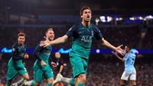 Fernando Llorente ghi bàn giúp Tottenham loại Man.City ở Chamopions League mùa qua. Ảnh: Getty Images  