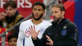 Joe Gomez bị la chộ dù vào sân trong những phút cuối. Ảnh: Getty Images