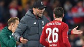 HLV Jurgen Klopp nổi nóng ở lượt đi, lần này các hậu vệ Liverpool phải làm tốt hơn. Ảnh: Getty Images