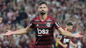Pablo Mari dù hoàn thành kiểm tra y tế nhưng phải trở lại Flamengo. Ảnh: Getty Images