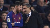 Lionel Messi được biết luôn dành sự ủng hộ cho Ernesto Valverde. Ảnh: Getty Images