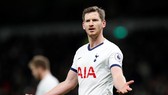 Những ngôi sao hết hạn hợp đồng vào tháng 6 như Jan Vertonghen (Tottenham) sẽ phải cân nhắc gia hạn. Ảnh: Getty Images   
