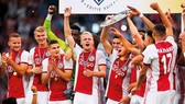 Ajax Amsterdam mất chức vô địch, nhưng có suất đại diện cao nhất chơi ở vòng play-off Champions League mùa tới. Ảnh: Getty Images   
