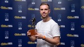 Jordan Henderson nhận giải thưởng cá nhân đầu tiên của mùa giải. Ảnh: Getty Images
