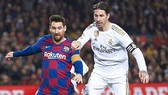 Sergio Ramos hy vọng Messi ở lại để giúp các trận Siêu kinh điển hấp dẫn hơn. Ảnh: Getty Images