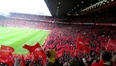 Sân Old Trafford của Man.United vẫn hy vọng là nơi đầu tiên chào đón khán giả trở lại. 