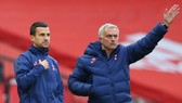 Jose Mourinho phấn khích khi chứng kiến chất lượng đội hình tăng cao. Ảnh: Getty Images