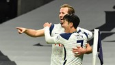 Son Heung-min và Harry Kane tiếp tục mang về chiến thắng cho Tottenham. Ảnh: Getty Images  