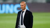 HLV Zinedine Zidane phải tiến hành cách ly theo quy định. Ảnh: Getty Images    