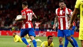 Cầu thủ Villarreal bẽ bàng sau bàn phản lưới nhà khó tin vào phút cuối.