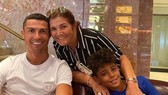 Bà Dolores Aveiro muốn trước khi chết được thấy cha con Ronaldo tại Sporting Lisbon.