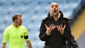 HLV Pep Guardiola và cảm giác bức bối ngày càng nhiều hơn.