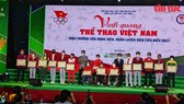 Các cá nhân đã được vinh danh tại buổi lễ “Vinh quang thể thao Việt Nam”. Ảnh: L.Sơn
