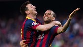 Dani Alves muốn tái hợp với người bạn thân Lionel Messi tại Barca.