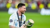 Lionel Messi nâng danh hiệu quốc tế thứ 2 sau chưa đầy một năm.