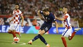 Adrien Rabiot mở tỷ số cho tuyển Pháp.