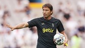 HLV Antonio Conte cảnh báo Tottenham vẫn còn chặng đường dài để phát triển. Ảnh: Getty Images