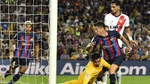 Robert Lewandowski đã có màn ra măt thất vọng cùng Barcelona.