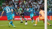 Sporting Lisbon nhấn chìm Tottenham trong 3 phút bù giờ.